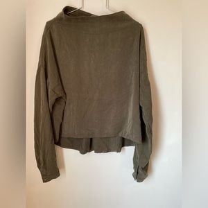 Cropped tunic top.